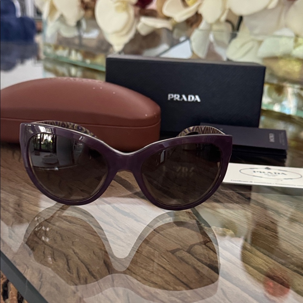 Prada Purple Cat Eye Sunglasses SPR 05P like new prep cruise resort wear luxury